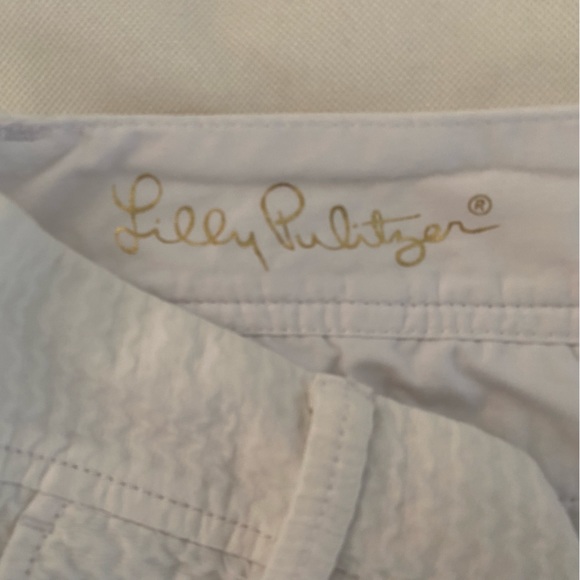 Lilly Pulitzer Callahan short with pineapple 🍍 motif Size 2. - Picture 3 of 4